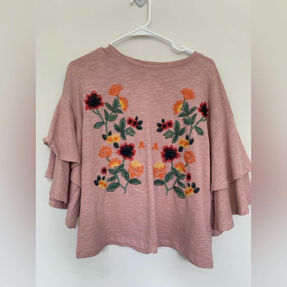 Blu pepper embroidered ruffled‎ sleeve top